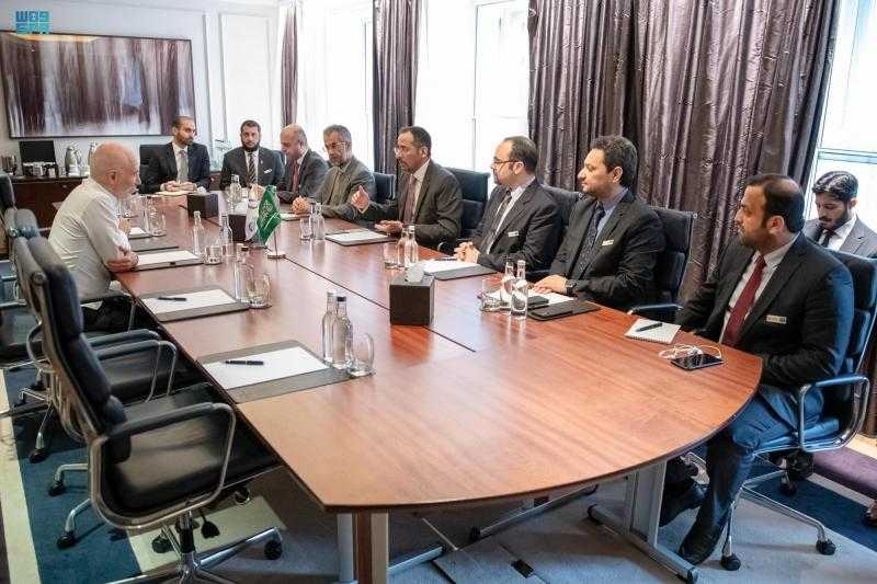 وزير الصناعة والثروة المعدنية السعودي يختتم زيارته للمملكة المتحدة