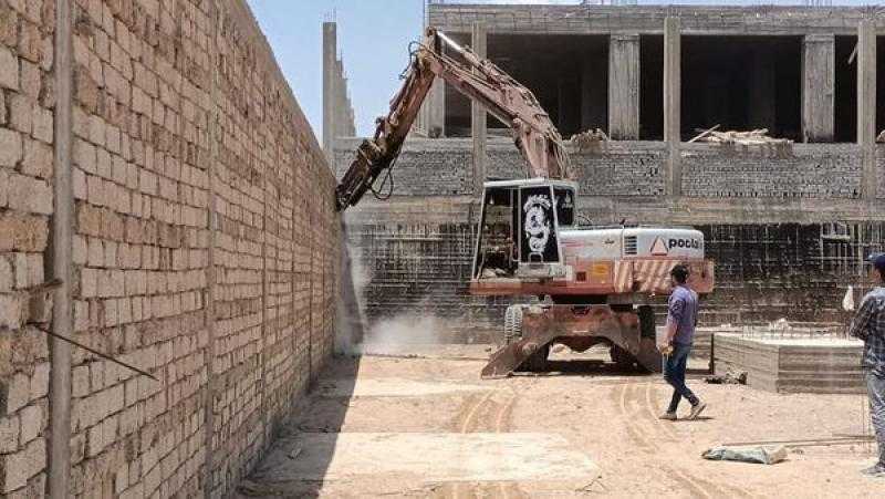 وزير الإسكان يُصدر قرارين بإزالة مخالفات بناء بمدينة بني سويف الجديدة