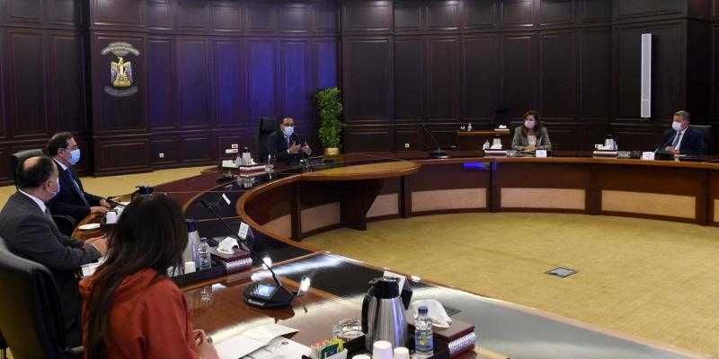 رئيس الوزراء: الحكومة تولي أهمية خاصة لتعزيز أداء البورصة المصرية