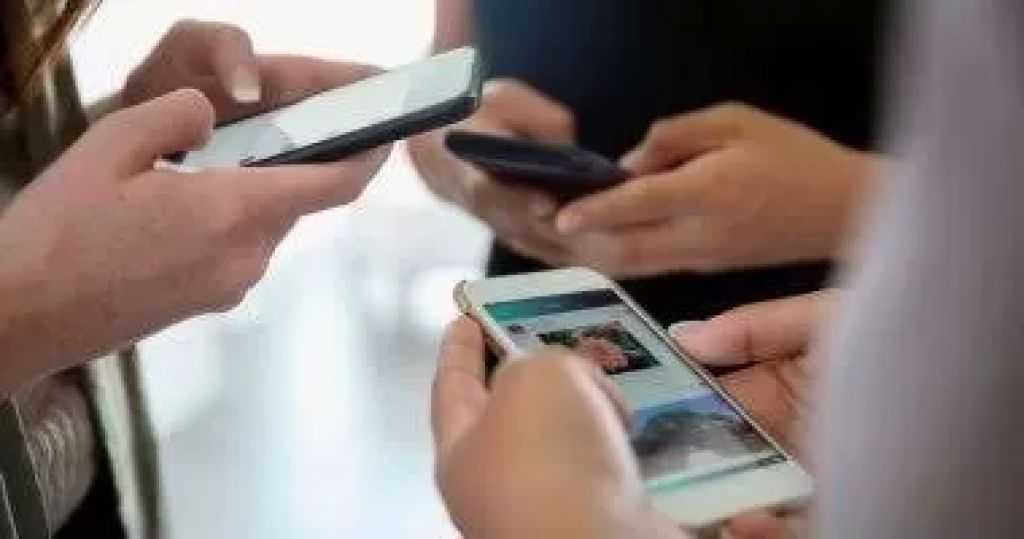 سهم نوكيا يرتفع ويعزز مكاسبه منذ بداية العام لنحو 100%