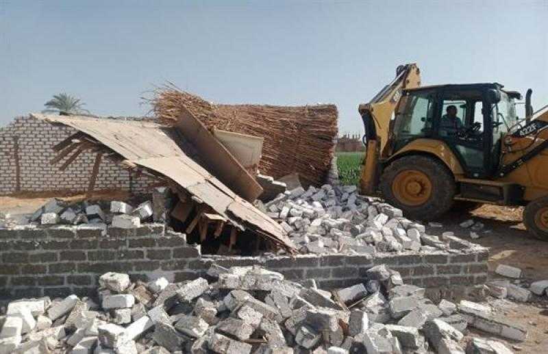 إزالة 22 حالة تعد على الأراضي الزراعية بالغربية