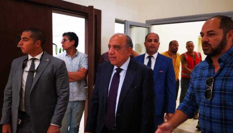 وزير قطاع الأعمال يتفقد مقر الوزارة بالعاصمة الإدارية الجديدة
