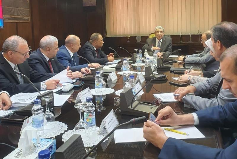وزير الكهرباء يتابع مع رئيس «البحيرة للتوزيع» مستوي أداء الشركة وتطوير الشبكات