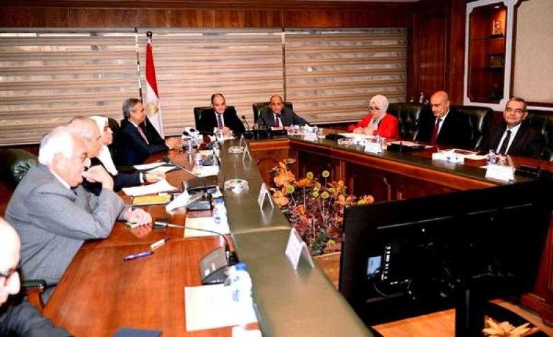 وزير الطيران المدني: حريصون على إتاحة خدمات الشحن الجوي لنقل الصادرات المصرية للأسواق الخارجية
