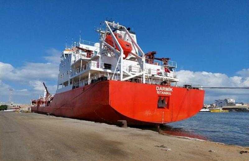 شحن 4400 طن صودا كاوية بميناء غرب بورسعيد