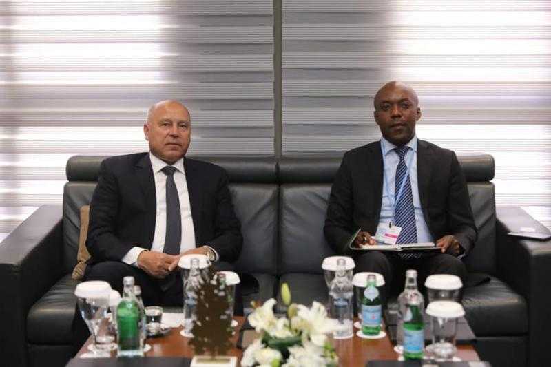 «الوزير» يبحث مع وزير البنية التحتية برواندا تعزيز التعاون المشترك