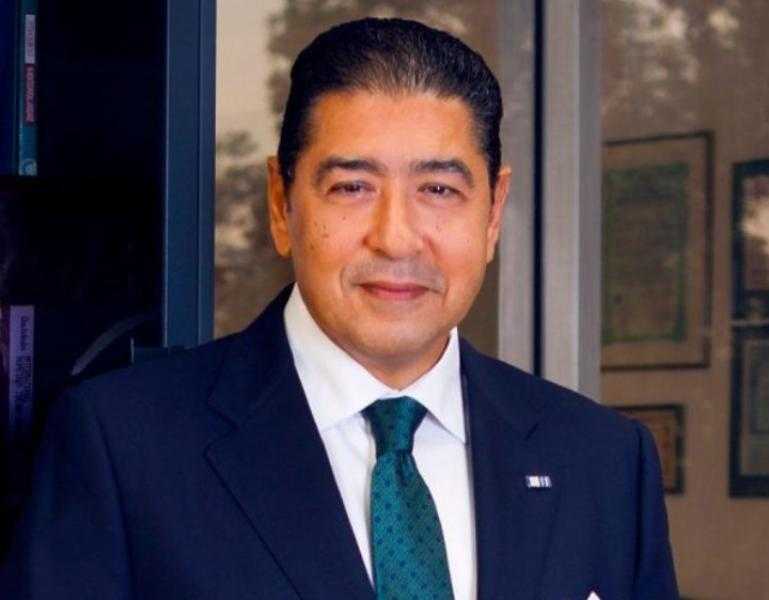 هشام عز العرب يوجه الشكر لمحافظ البنك المركزي.. «تفاصيل»