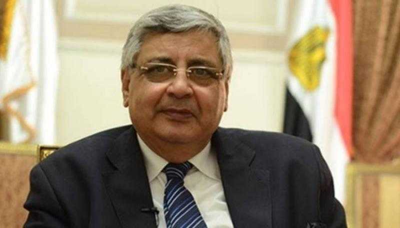 عوض تاج الدين: إصابات كورونا قليلة والوضع الصحي في مصر تحت السيطرة