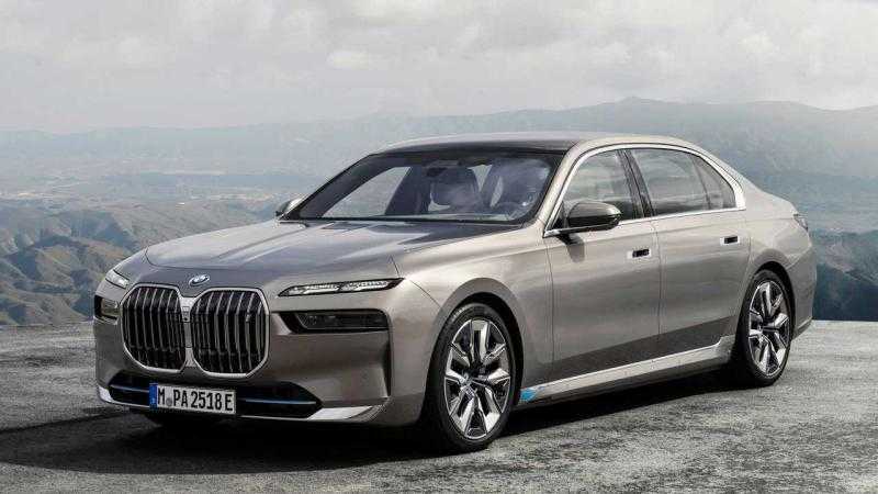 تراجع مبيعات BMW خلال 2022 ونمو مبيعات السيارات الكهربائية للشركة