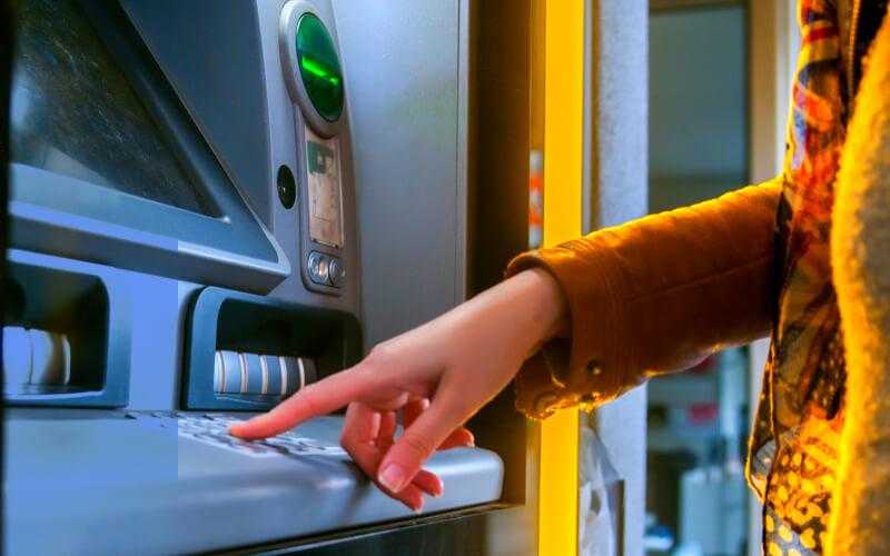 تعرف على خطوات إيداع أموال في ماكينات ATM بدون بطاقة