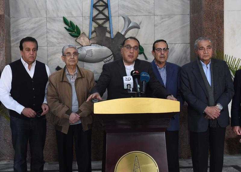 رئيس الوزراء: البنك المركزي يسعى إلى عودة التوازن لسوق صرف العملة الأجنبية