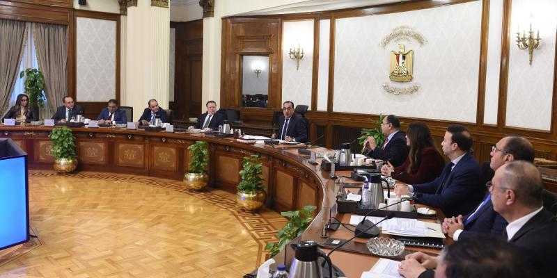 ”مدبولي” يبحث جهود اختصار زمن الإفراج للسلع المستوردة