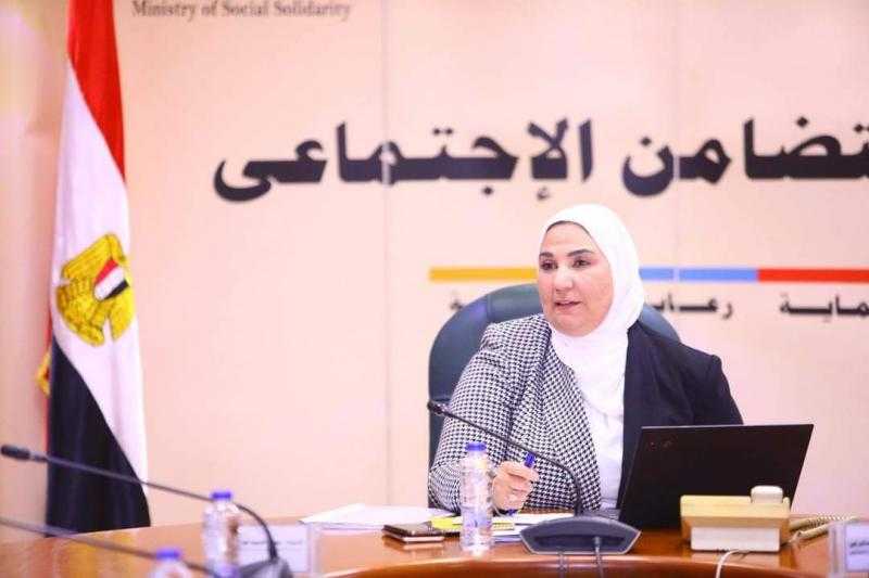 «القباج» تترأس اجتماع صندوق دعم الصناعات الريفية متناهية الصغر