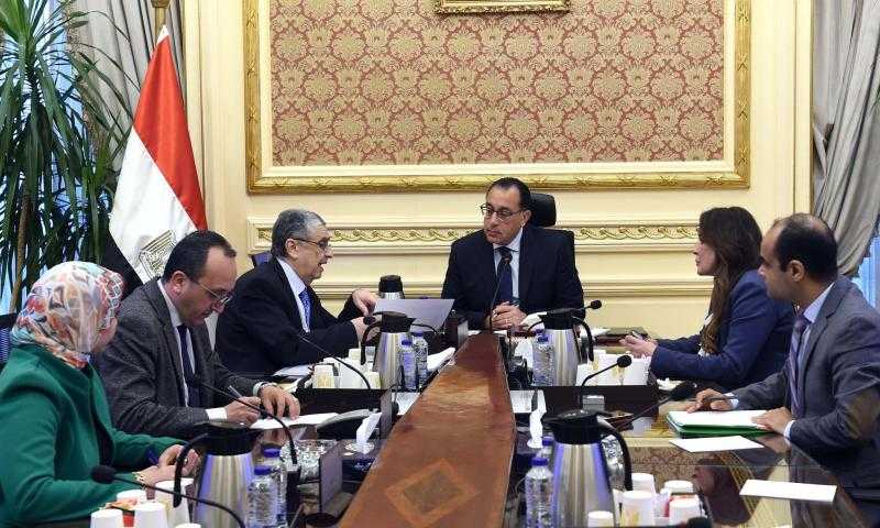 خلال لقائه بـ”مدبولي”.. وزير الكهرباء يستعرض أبز المشروعات الجاري تنفيذها| التفاصيل