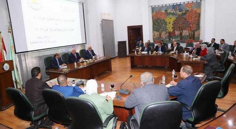 «الزراعة»: التوجيه بإجراء الحصر الدقيق لمساحات القمح ومنع التعديات على الأراضى