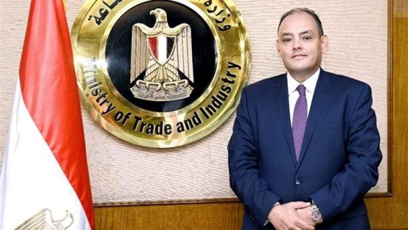 وزير الصناعة يصل أكرا للمشاركة في اتفاقية التجارة الحرة الإفريقية وقمة وقادة الأعمال