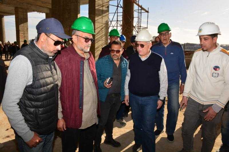رئيس المقاولون للعرب يتفقد مشروع أبراج العلمين الجديدة (صور)