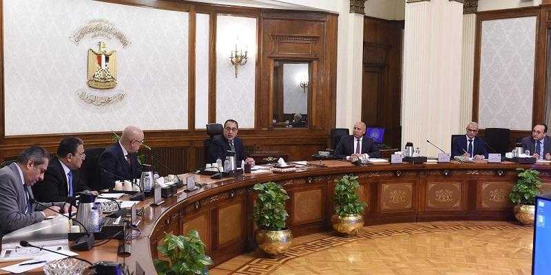 رئيس الوزراء يتابع الموقف التنفيذى لمشروعي LRT والمونوريل