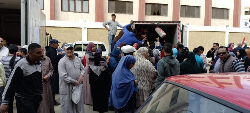 ”الزراعة” تطلق 27 سيارة محملة بالأغذية إلى بني سويف