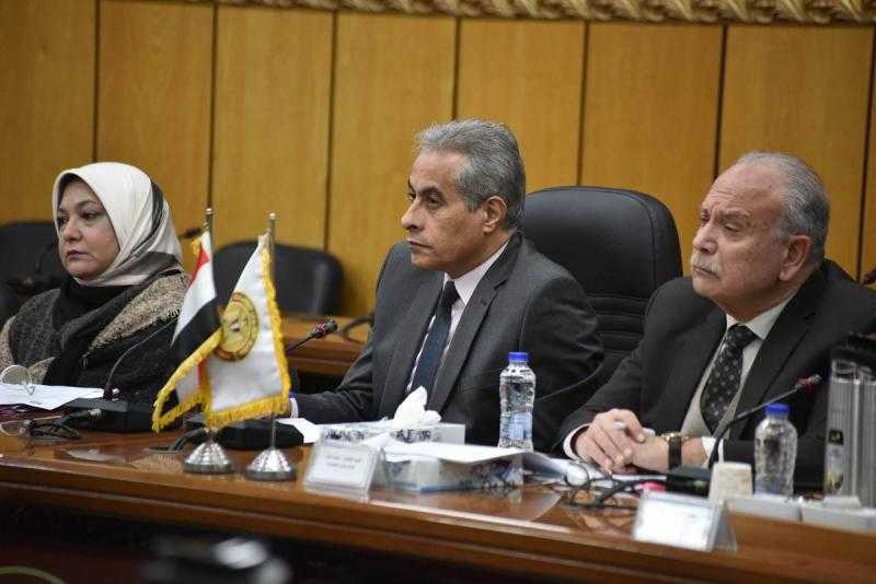 يستهدف أكثر من 1000 مهنة.. القوى العاملة تزف بشرى لراغبي السفر للسعودية