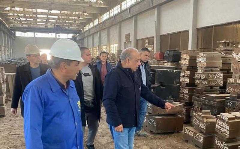 تعرف على أهم منتجاتها| وزير قطاع الأعمال يتفقد شركة النصر لصناعة المطروقات