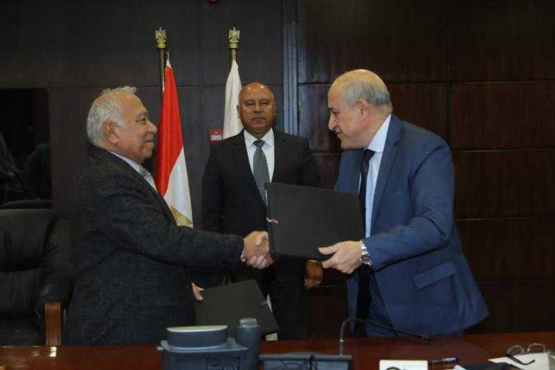 على مساحة 700 فدان.. توقيع مذكرة تفاهم لإنشاء المنطقة اللوجستية المتكاملة بالسلوم