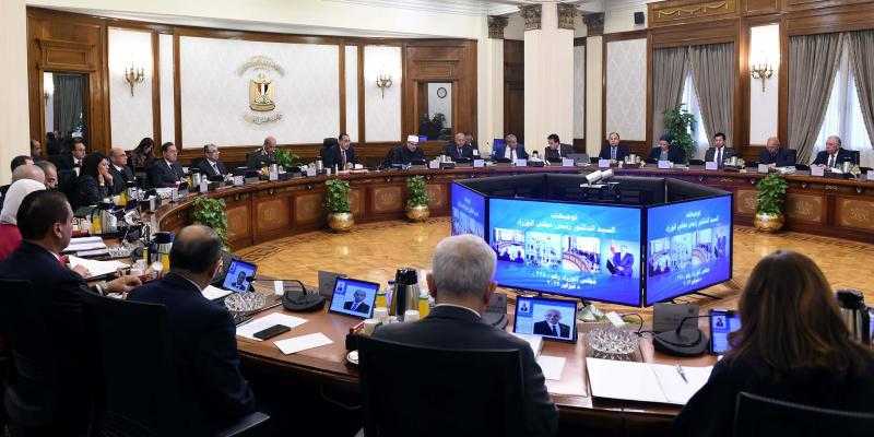 مجلس الوزراء يعلن عن خطوة لدعم توطين صناعة المحمول