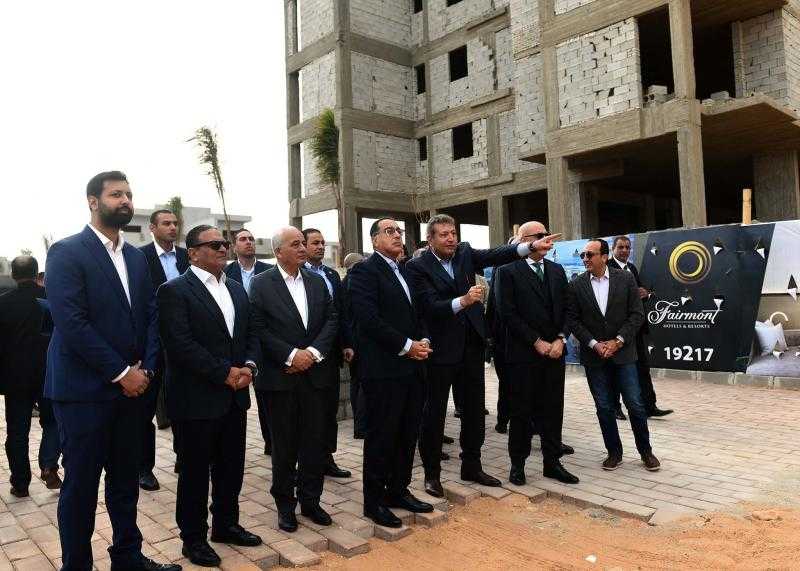 7 آلاف وحدة.. رئيس الوزراء يتفقد مشروع ”Sun Capital” بحدائق أكتوبر