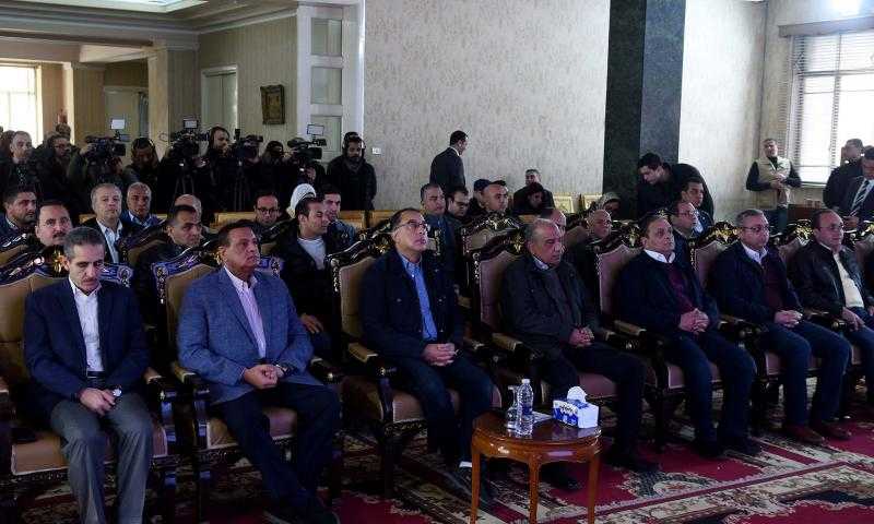 قلعة الصناعة المصرية.. «مدبولي» يتفقد مشروعات تطوير الغزل والنسيج بالمحلة الكبرى