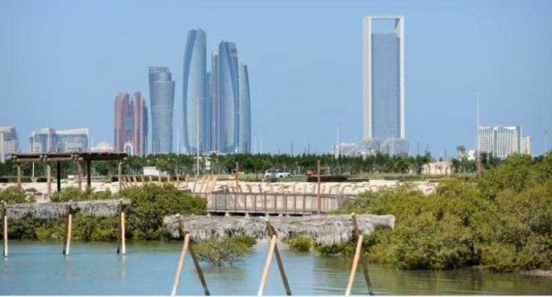 وزير الاستثمار: الخدمات المالية على رأس أولويات الإمارات