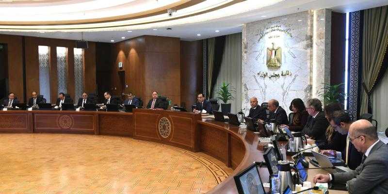 رئيس الوزراء: نهدف إلى توطين صناعة السيارات خاصة المركبات الكهربائية