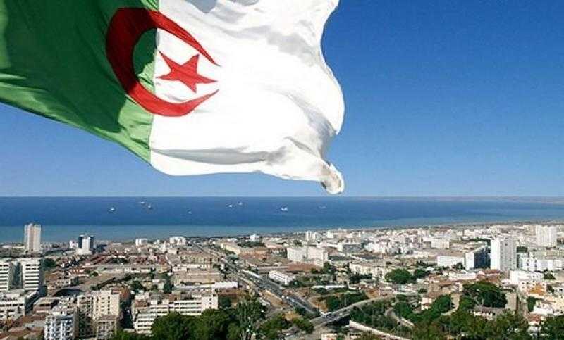 الجزائر تضخ مليار دولار لتمويل مشاريع التنمية في إفريقيا