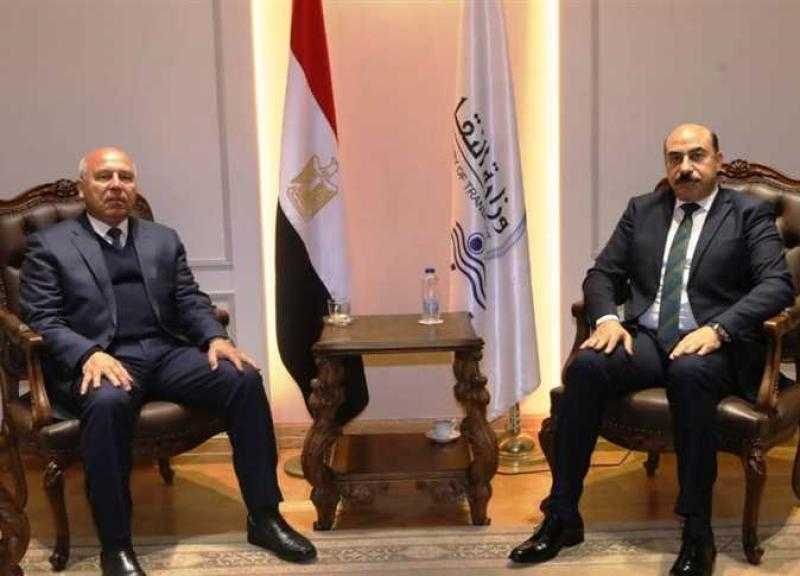 وزير النقل ومحافظ أسوان يستعرضان مشروعات المنطقة اللوجستية العالمية