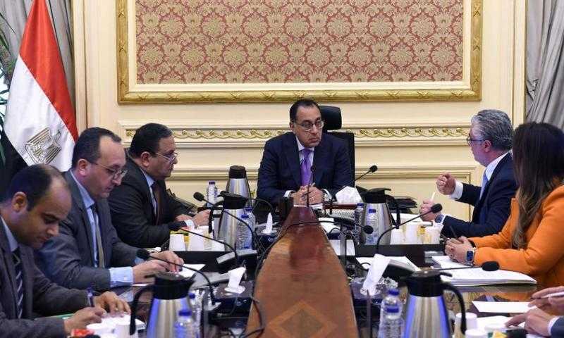 «مدبولي» يستعرض الموقف التنفيذي لمشروعات بـ«اقتصادية قناة السويس»