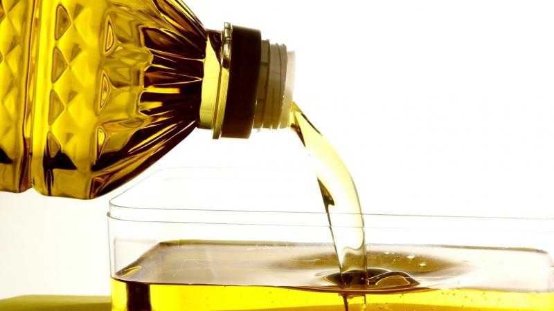 سعر زيت الطعام اليوم.. طن «الأولين» يستقر عند 55 ألف جنيه