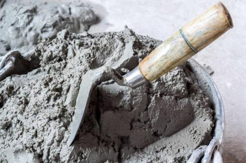 أسعار الأسمنت اليوم في الأسواق.. «السويدي» الأعلى شراءً