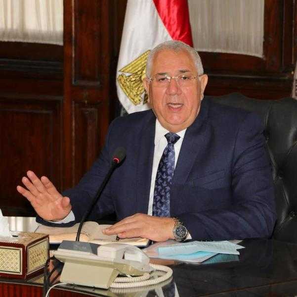 السيد القصير يبحث ترتيبات الانتقال إلى العاصمة الإدارية وعدد من قضايا «الزراعة»