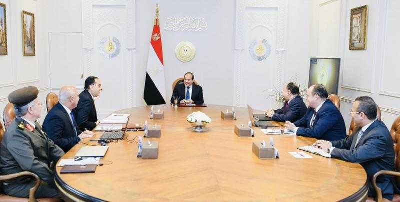 السيسي يتابع مشروعات تطوير المواني البحرية والجافة والبرية الحالية والمستقبلية