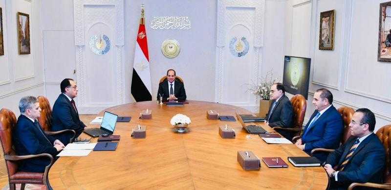 الرئيس السيسي يطلع على حركة الملاحة بقناة السويس خلال الربع الأول لـ2023