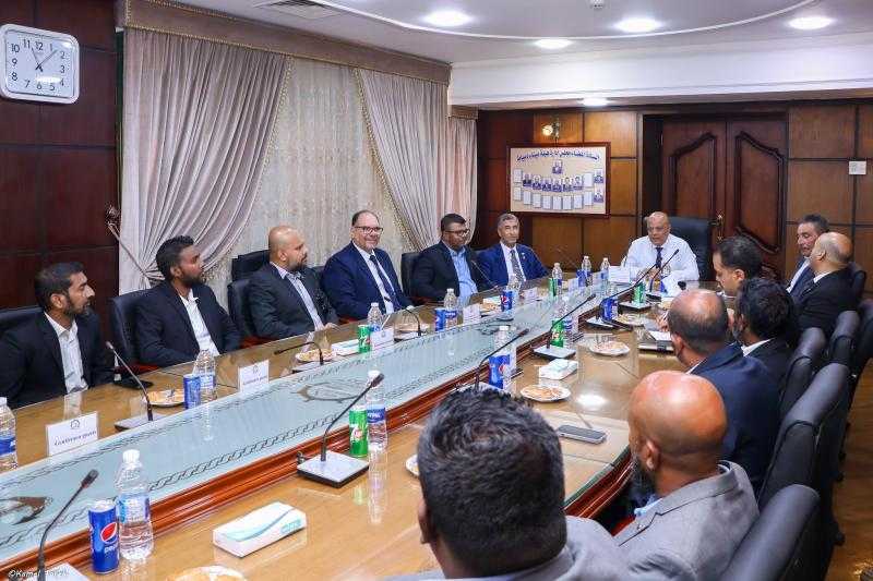 ميناء دمياط يستقبل وفد شركة مواني المالديف لتعزيز التعاون بين الجانبين