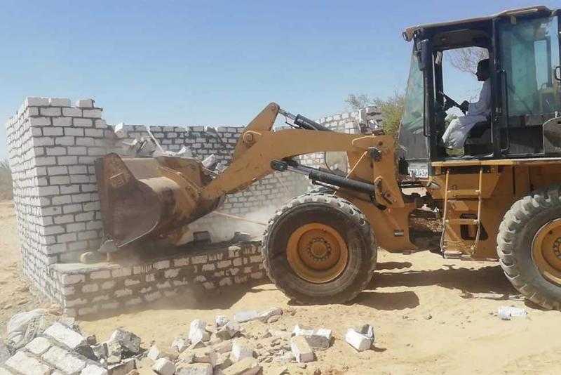 «أحياء الإسكندرية» تشن حملات إزالة تعديات وإيقاف أعمال بناء مخالف