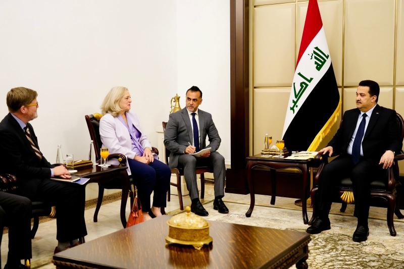 رئيس الوزراء العراقي يبحث آفاق التعاون الاقتصادي مع واشنطن