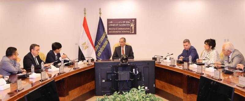 على مساحة 6 آلاف متر.. اتفاق على إنشاء مصنع جديد لسامسونج في بني سويف
