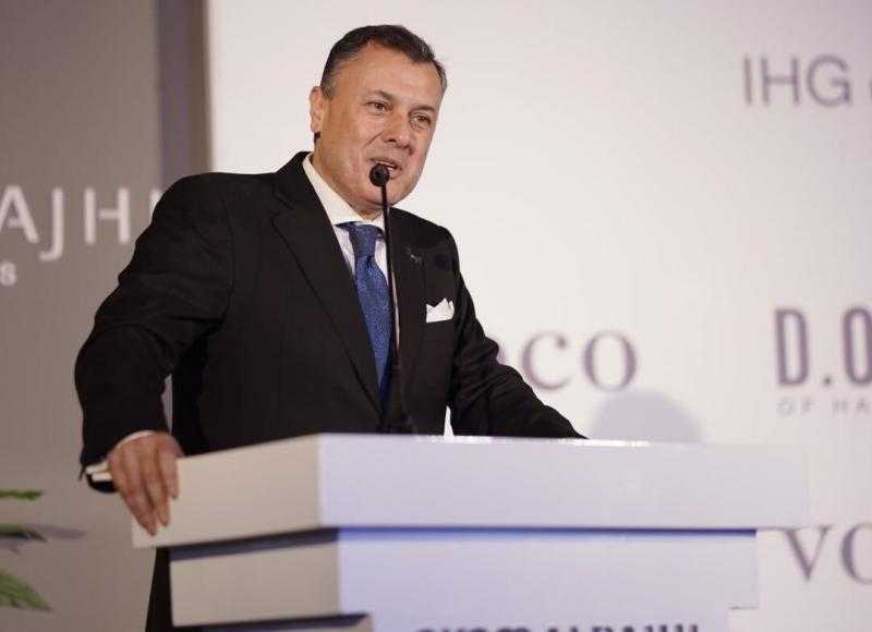 وزير السياحة: نسعى لزيادة طاقة الطيران المتاحة بمقدار 3 أمثالها حتى 2028