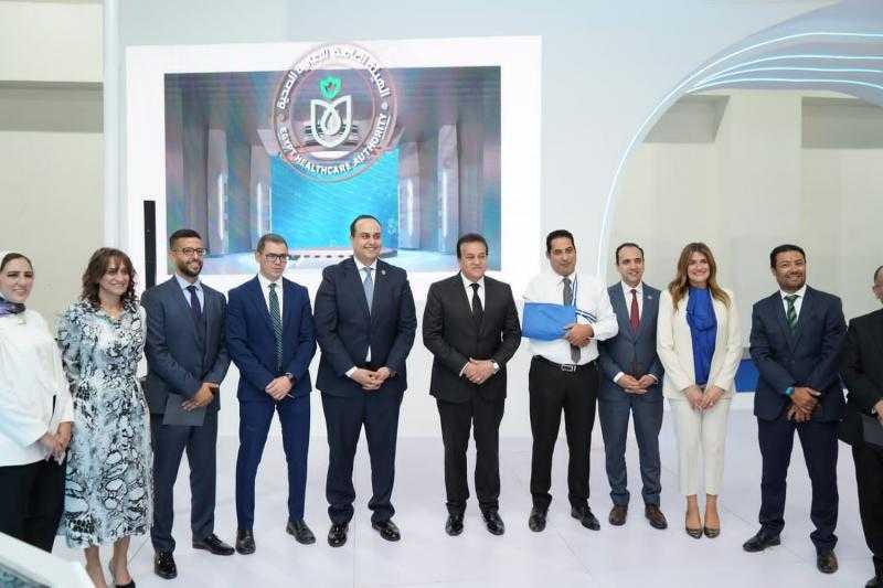 رئيس الرعاية الصحية يستعرض إنجازات الهيئة بمنظومة التأمين الصحي الشامل
