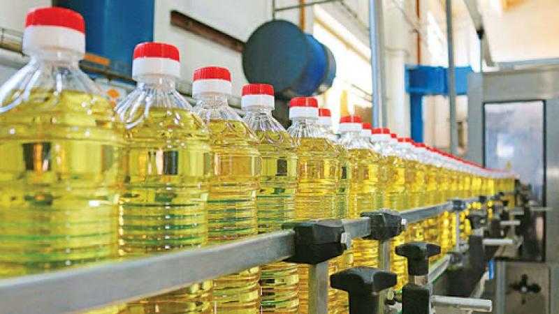 أسعار زيت الطعام اليوم بالأسواق.. هبوط طن «الصويا» 1500 جنيه