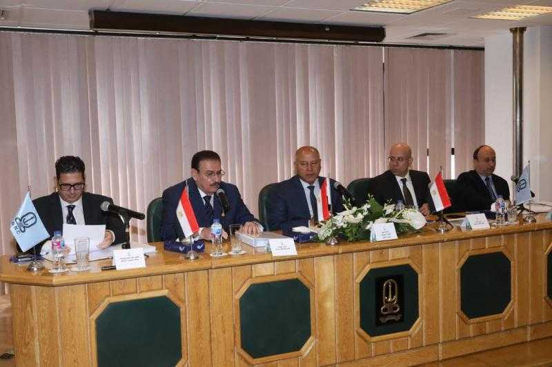 شريان التجارة.. وزير النقل: الدولة تهتم بتطوير النقل البحري
