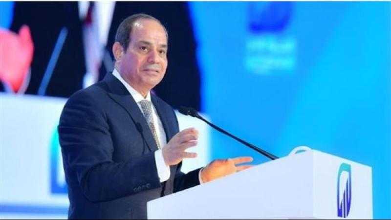 الرئيس السيسي: المخطط وصول إيرادات قناة السويس إلى 12 مليار دولار