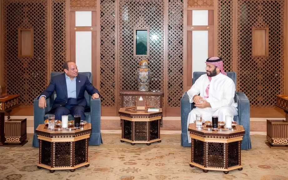 الرئيس السيسي وولي العهد السعودي يتفقان على تعزيز التشاور للحفاظ على الاستقرار الإقليمي