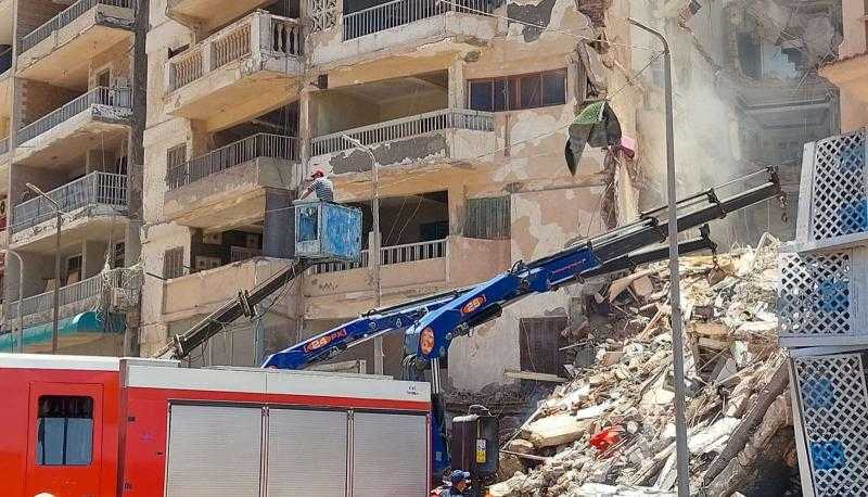 «الصحة»: استخراج جثمان وحالتي إصابة من تحت أنقاض عقار الإسكندرية